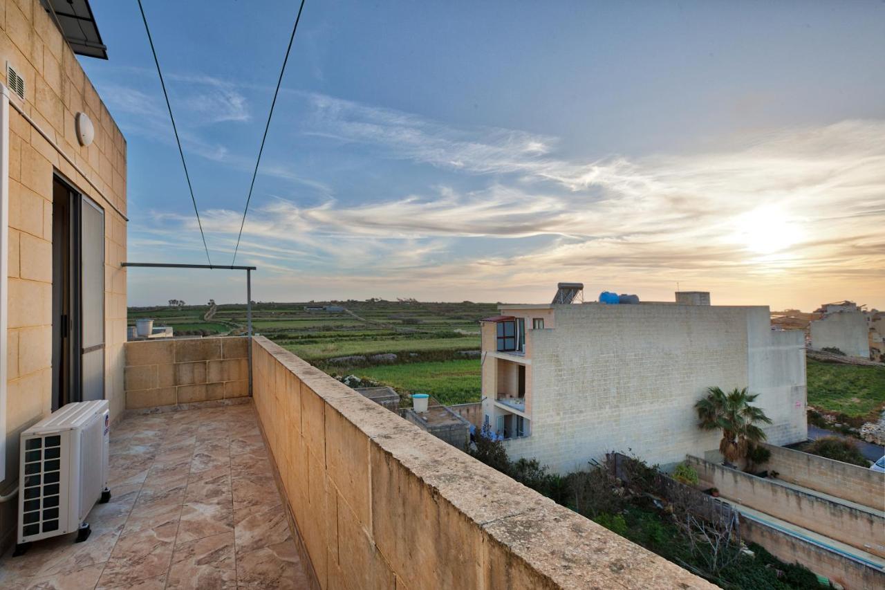 Summer Fields Penthouse With Amazing Views Apartment Sannat Ngoại thất bức ảnh